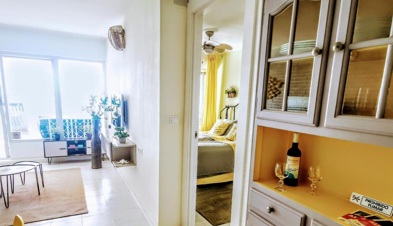 Happy Beachfront Apartment 알테아 외부 사진